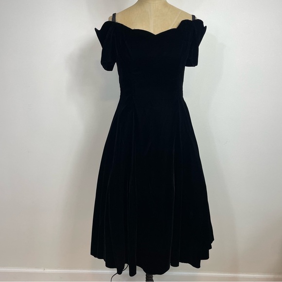 80s Velvet Goth Dress Black 7/8 Tulle 80s 90s Scallop Doll Grunge Alt Party LBD - Picture 3 of 15